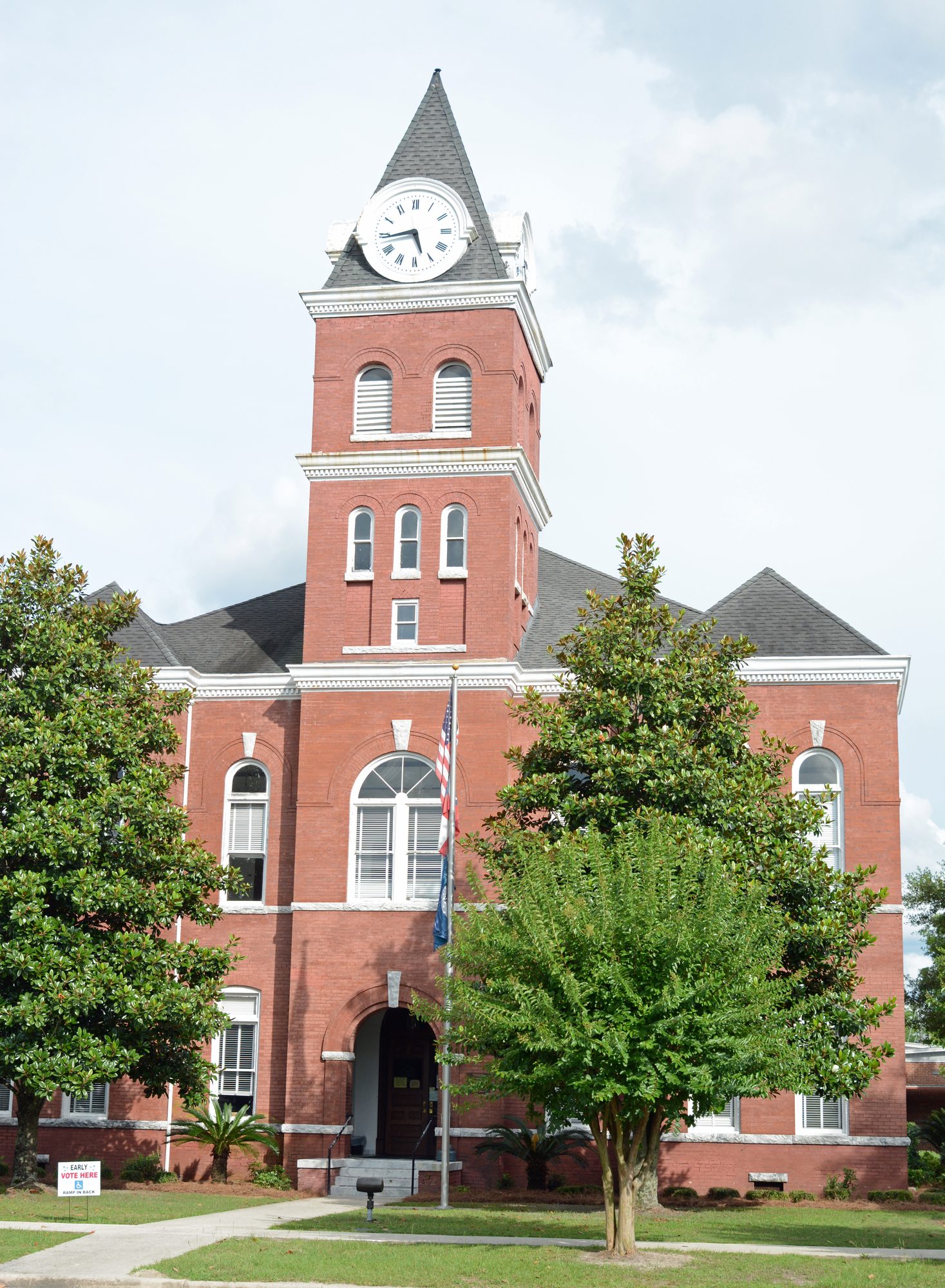 Wayne County Courthouse, Jesup